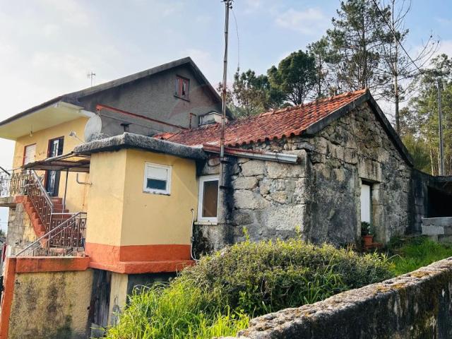 Moradia T3 habitável, em Gondoriz