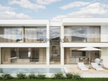 Moradia T3 Independente à venda na Calheta