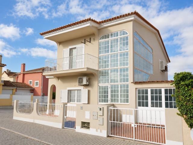Moradia T3 Independente Em Brejos De Azeitão Com Logradouro. 179m² Azeitão São Lourenço e São Simão