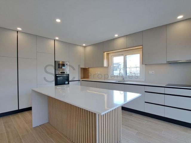 Moradia T3 Independente em Fernão ferro Térrea com Arrumos 123m² Fernão Ferro