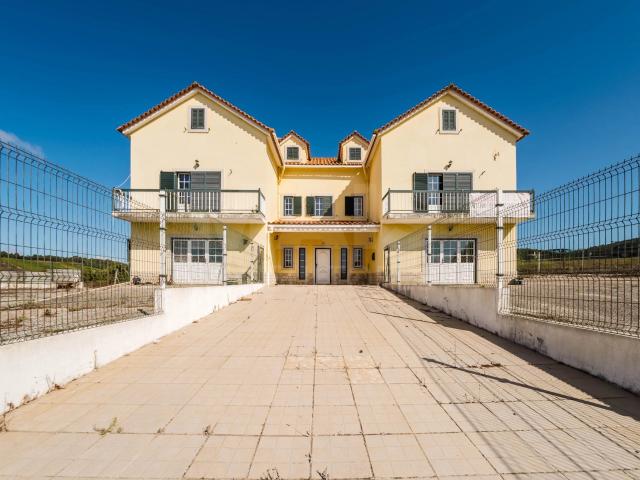 Moradia T3 inserida num terreno com 2516m2 131m² Bombarral e Vale Covo