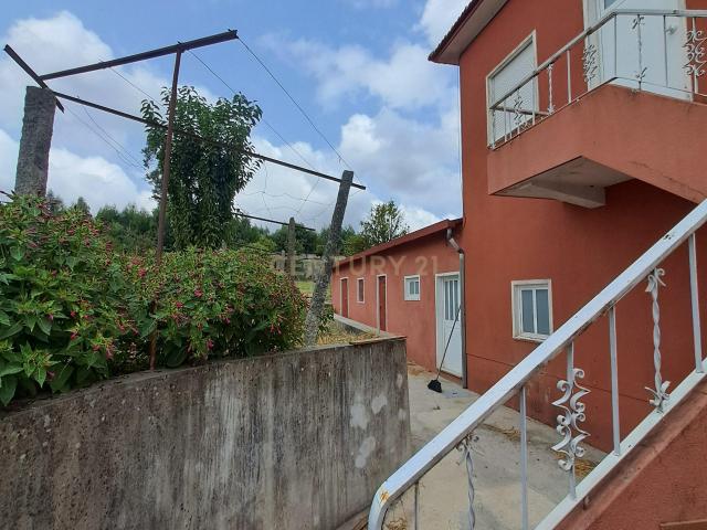 Moradia T3 inserida num lote de terreno de 969,9 m² | São Mamede do Coronado, Trofa