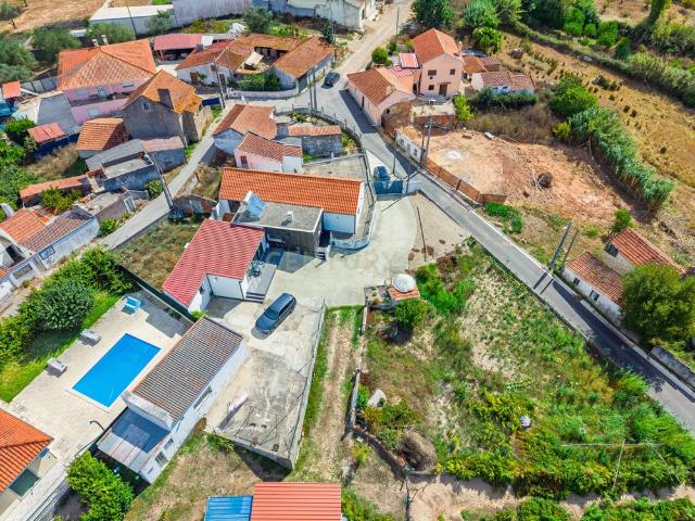 Moradia T3 isolada com logradouro para Arrendamento em Boavista, Maiorga em Alcobaça