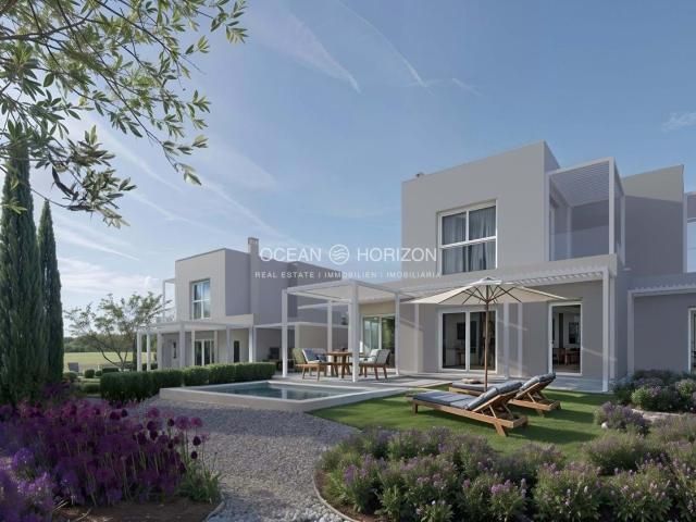 Moradia T3 isolada com piscina privada e jardim Silves Golf Resort
