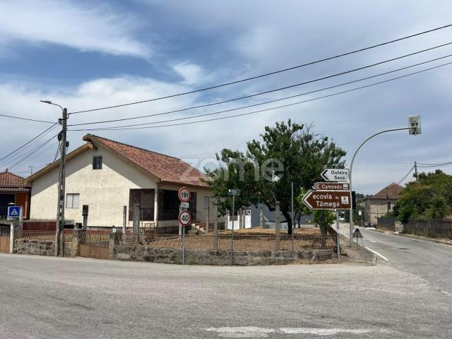 Moradia T3 Isolada com Terreno em Vila Verde da Raia