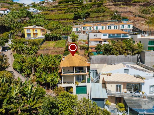Moradia T3 isolada com Vista Mar em Câmara de Lobos