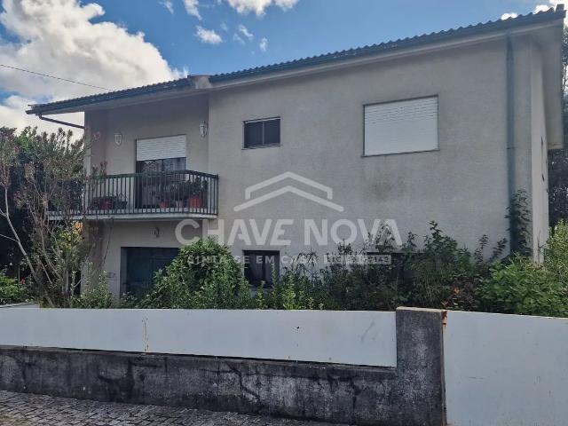 Moradia T3 Isolada com 800 m² de Terreno em Mancelos, Amarante