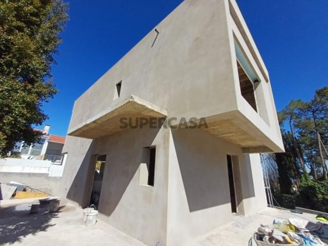 Moradia T3 isolada cave e garagem Charneca da Cotovia Sesimbra