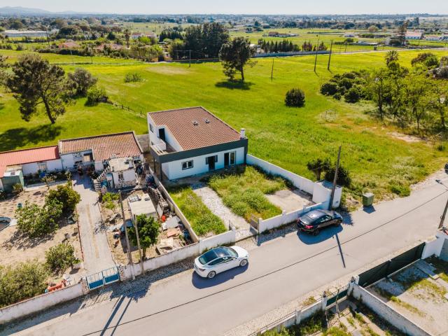 Moradia T3 Isolada por Renovar | Bairro Novo da Jardia, Montijo