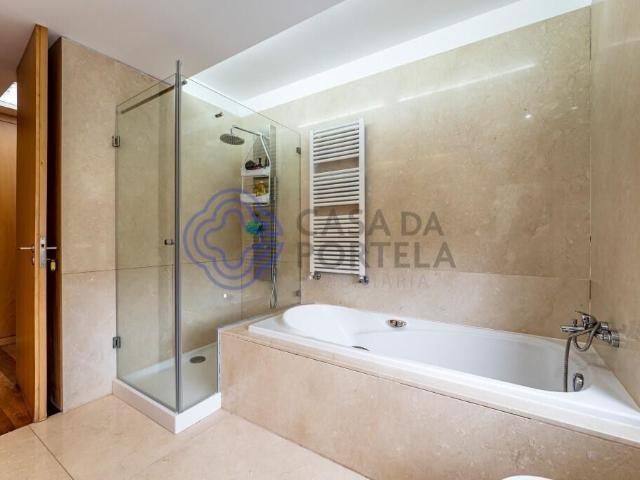 Moradia T4 à venda junto ao Parque da Cidade em Aldoar no Po. 182m² Aldoar, Foz do Douro e Nevogilde