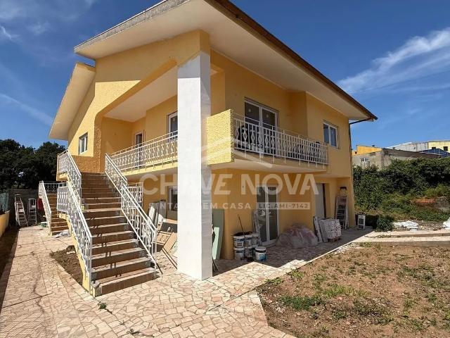 MORADIA T3 LOCALIZADA EM SANTA MARIA DA FEIRA