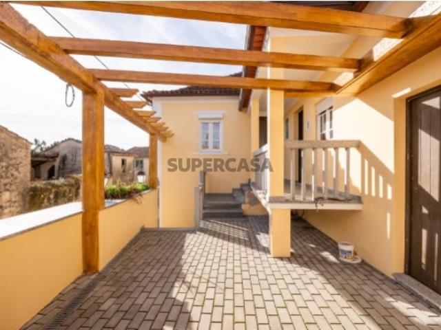 Moradia T3 localizada na Póvoa, Figueira de Lorvão, Penacova, Coimbra