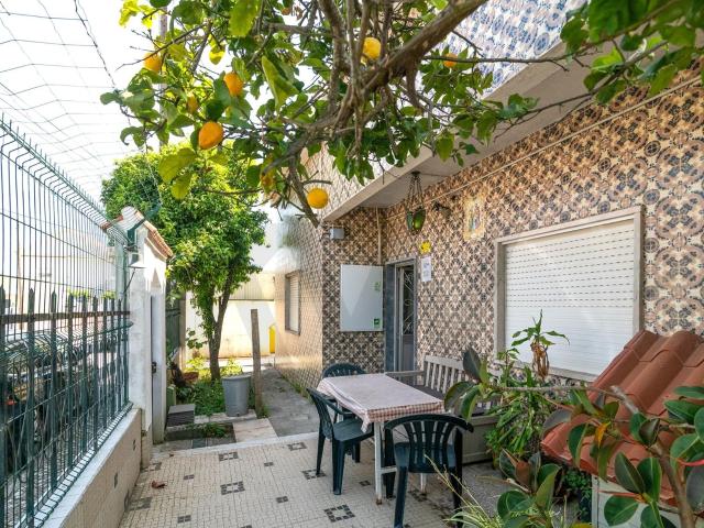 Moradia T3, lote de 345 m² — Bairro do Tazim, São Julião do Tojal – Loures