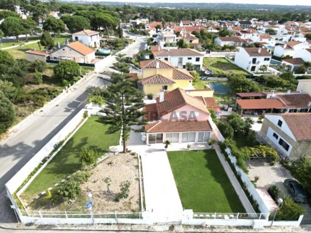 Moradia T3 lote de 782m2 praia Lagoa de Albufeira Sesimbra