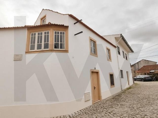 Moradia T3 p/ Recuperar | 2 pisos | terreno | C/projeto de remodelação |