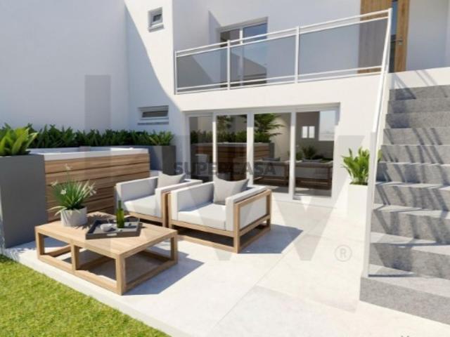Moradia T3 p/ Recuperar | 2 pisos | terreno | C/projeto de remodelação |