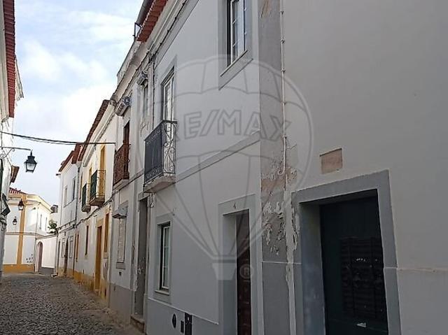Moradia T3 para arrendar em Évora São Mamede, Sé, São Pedro e Santo Antão, Évora RE/MAX Portugal