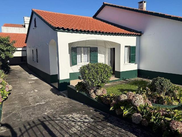 Moradia T3 para arrendar em Pico da Pedra, Ribeira Grande RE/MAX Portugal