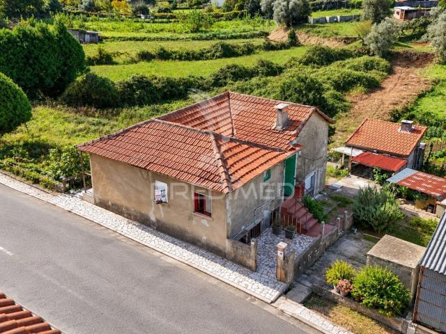 Moradia T3 para Reabilitar com Terreno de 1.851 m² | Zebreiros, Gondomar