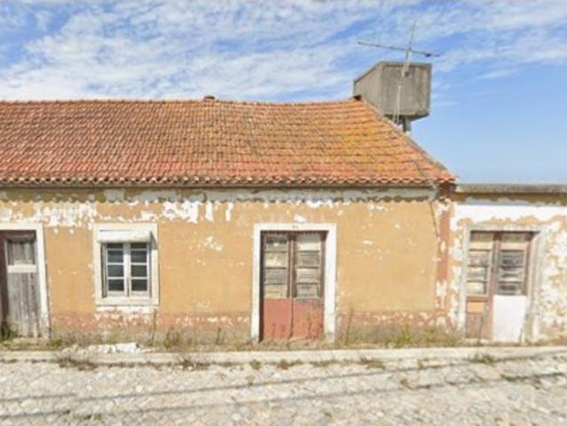 Moradia T4 para reconstrução Caldas da Rainha