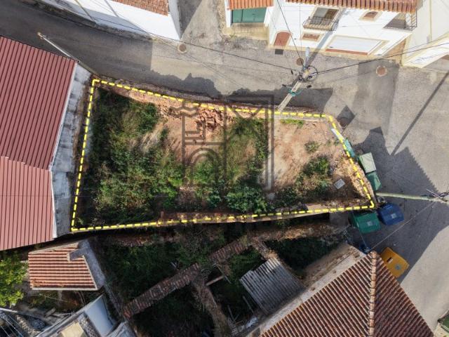 Moradia T3 para reconstrução TOTAL