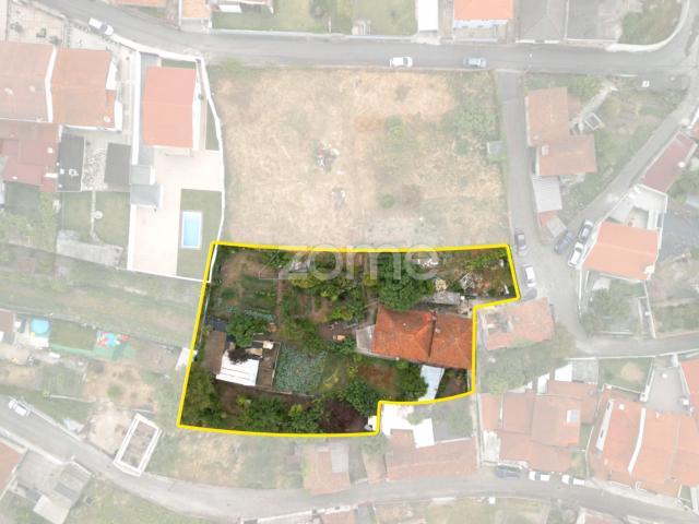 Moradia T3 para renovação atualmente arrendada S. Romão do Coronado