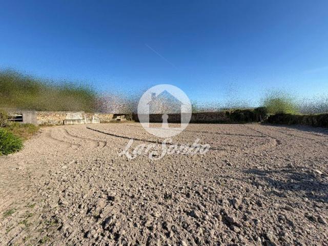 2 Moradias T3 para Restauro com Terreno de 2.926m² | Tougues, Vila do Conde