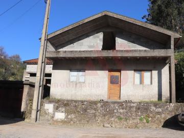 Moradia T3 para Restauro em Sendim, Felgueiras