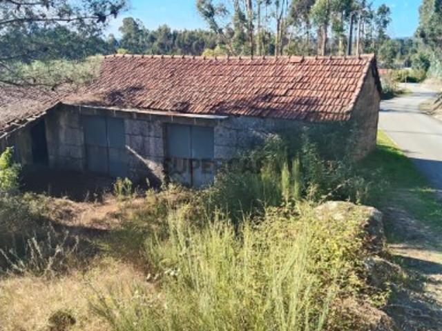 Moradia T3 para restaurar com terreno em Seidões, Fafe