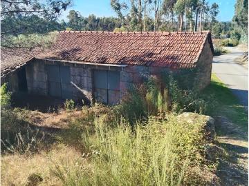 Moradia T3 para restaurar com terreno em Seidões, Fafe