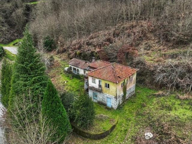 Moradia T3 para Restaurar em Pombeiro de Ribavizela, Felgueiras