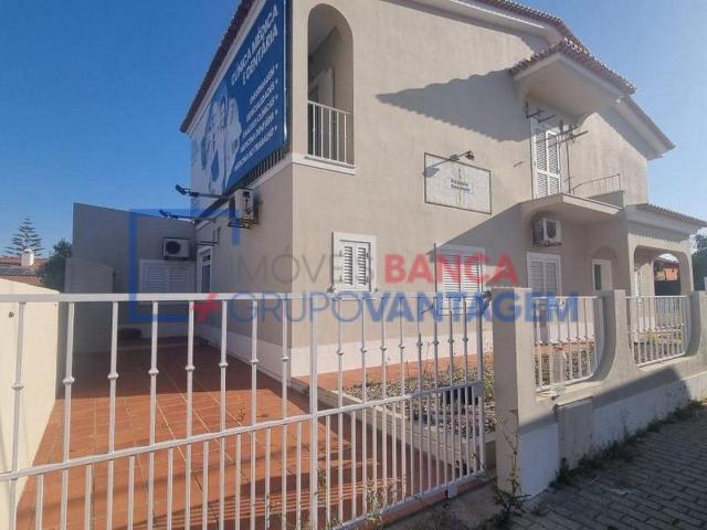 Moradia T3 para venda em Azeitão