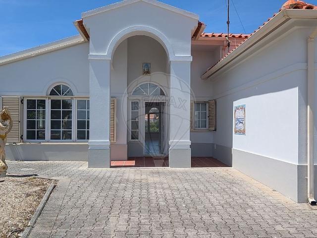 Moradia T3 para venda, localizada na localidade de Venda Nov. 170m² Famalicão