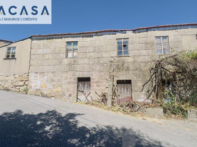 Moradia T3 para venda na zona de Mundão Viseu