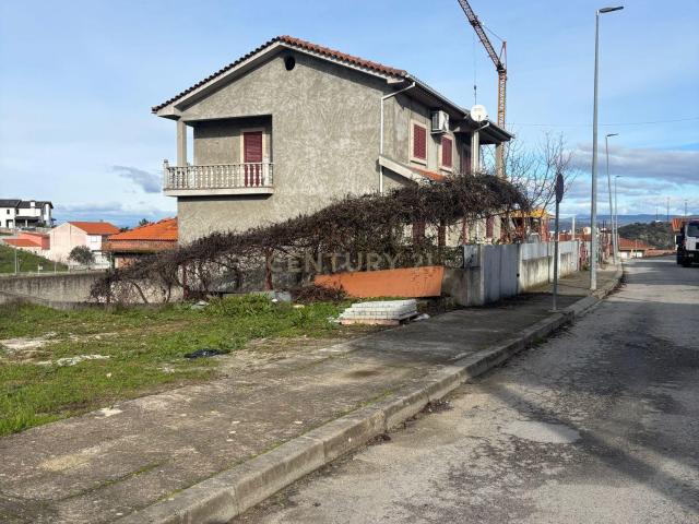 Moradia T3 pronta habitar