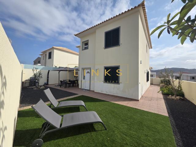 Moradia T3 renovada nas Lombas — Porto Santo