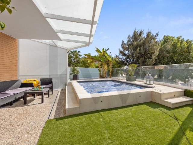Moradia T3 Renovada a 300m da Praia da Califórnia com Piscin. 146m² Santiago Sesimbra