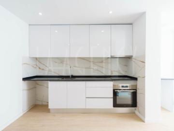Moradia T3 Renovada com Excelente Potencial de Valorização