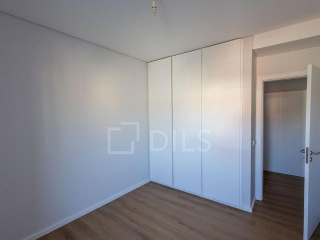 Apartamento T3 renovado com jardim no Cabo Do Mundo