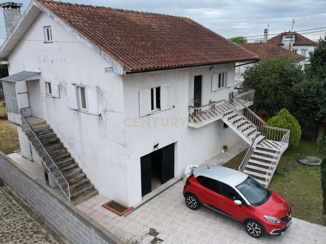 Moradia T3 Renovada em Fragoso