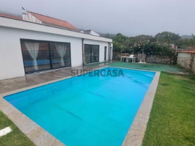 Moradia T3, suítes, com piscina em Moledo, Caminha