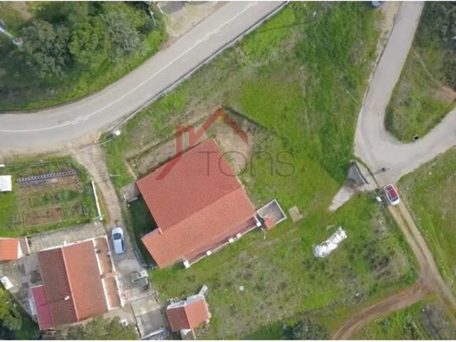 Moradia T3 São Bartolomeu Messines com 1900 m2 de área circundante