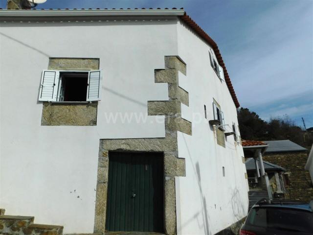 Moradia T3 / Seia, Sandomil