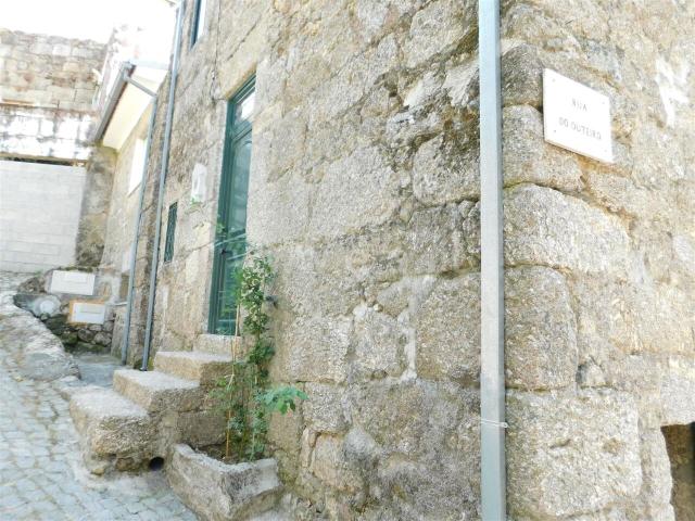 Moradia T3 / Seia, Valezim