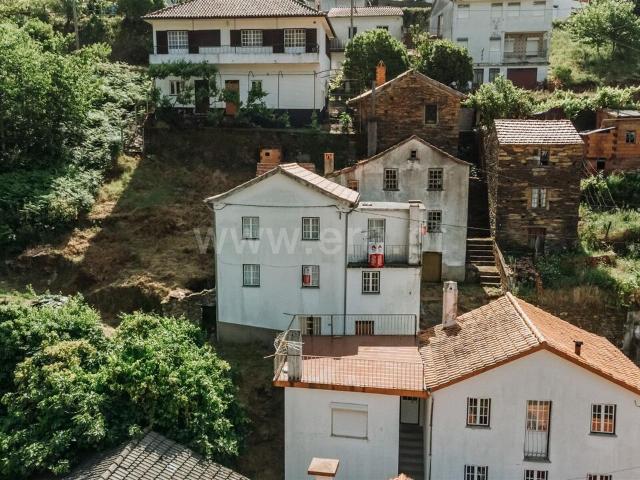 Moradia T3 / Seia, Vide e Cabeça