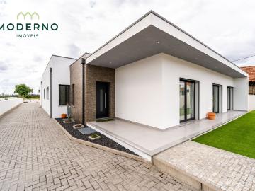 Moradia T3 Semi Nova com 3 Suítes – Antões, Louriçal 201m² Louriçal