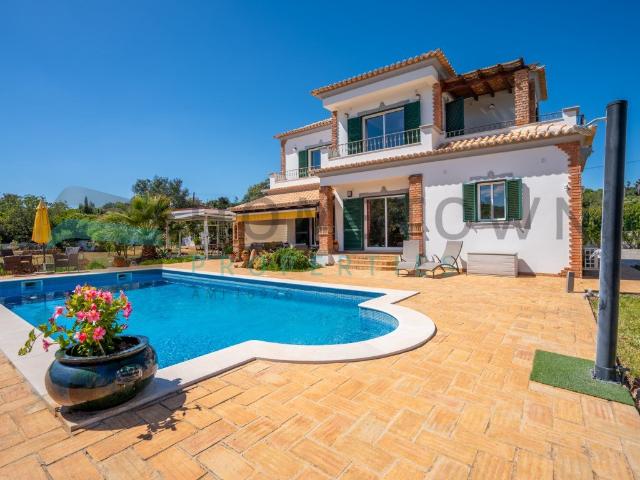 Moradia T3 situada a 5min de Loulé e piscina 181m² Loulé São Clemente