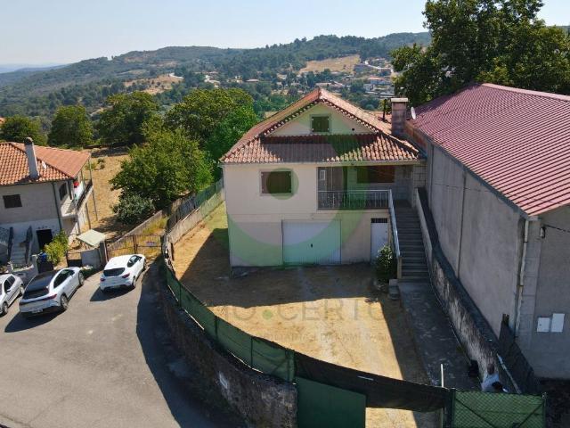 Moradia T3 situada em Lebução