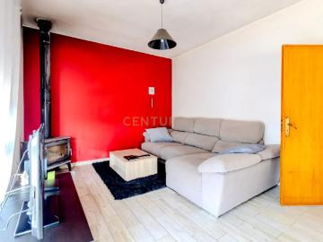 Moradia T3 + T1 + Espaço Comercial – Oportunidade Única no Centro da Vieira de Leiria