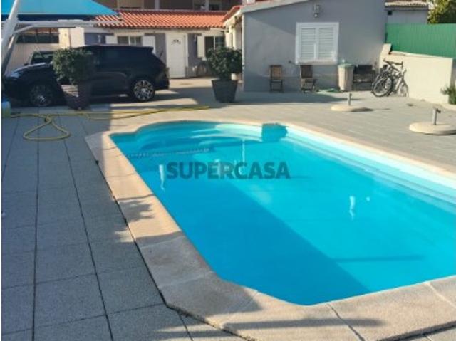 Moradia T3 + T1 + T2 Duplex com Piscina em Albufeira